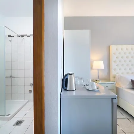 Paradise 招待所 3*